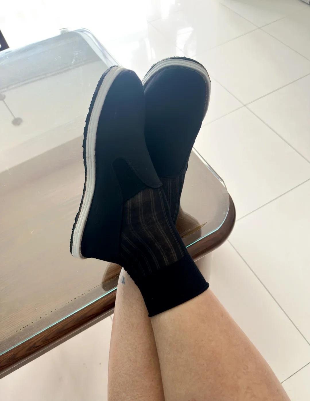 今日布鞋
黑袜子🧦 圆口布鞋 白袜子控 布鞋 这一秒我正穿的鞋 方口布鞋 方口