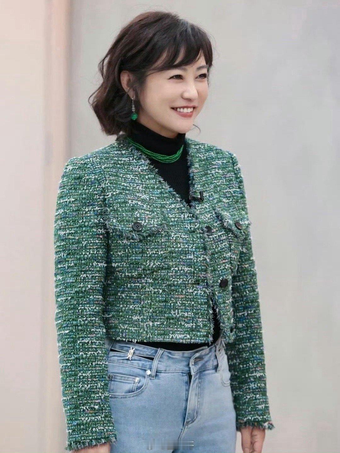 郝蕾澄清朋友圈说的不是辛芷蕾。辛芷蕾威尼斯影后的头衔，再次被正名了。不过郝蕾那么