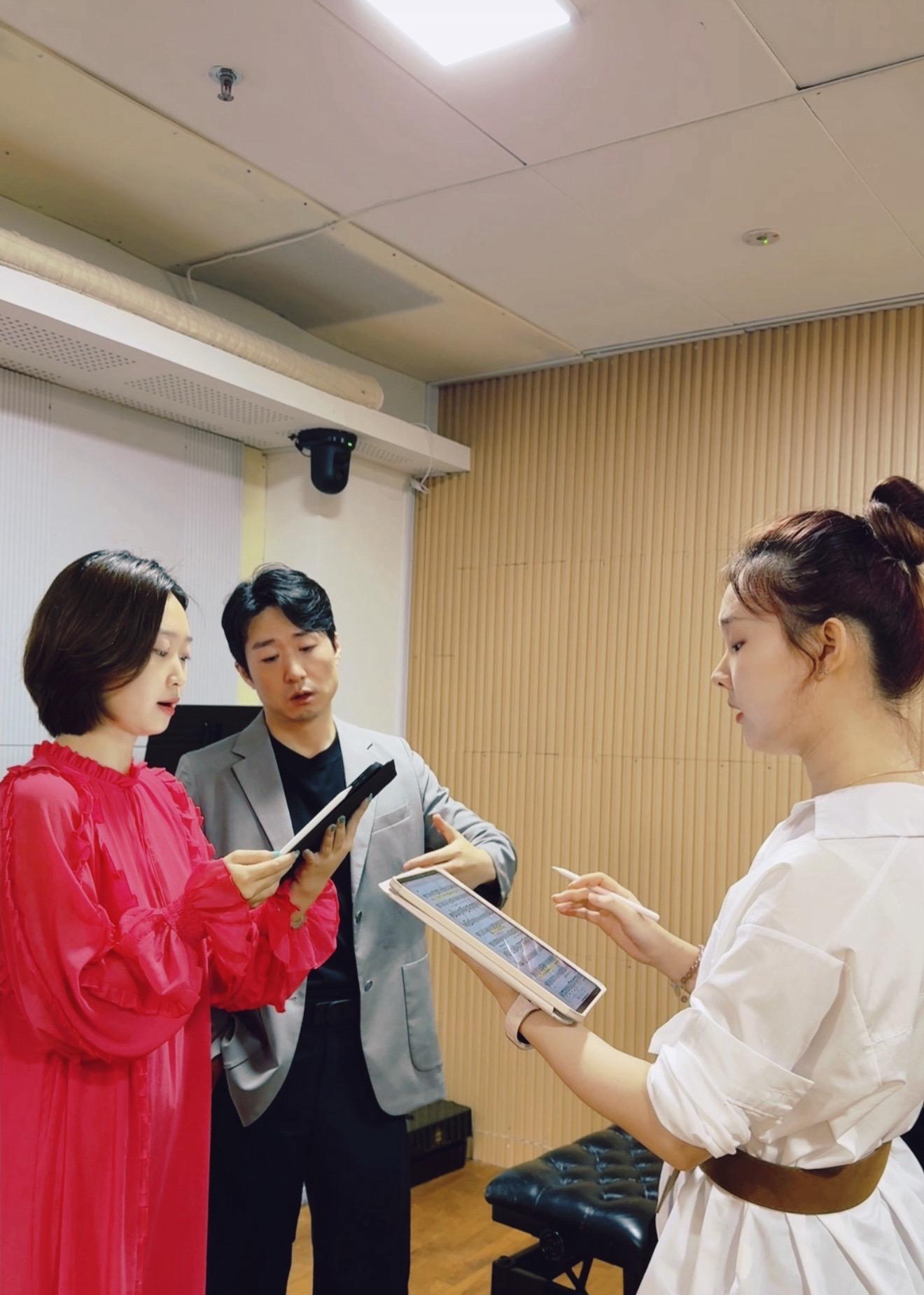 YOUNG ARTISTS OPERA PERFORMANCE INT...