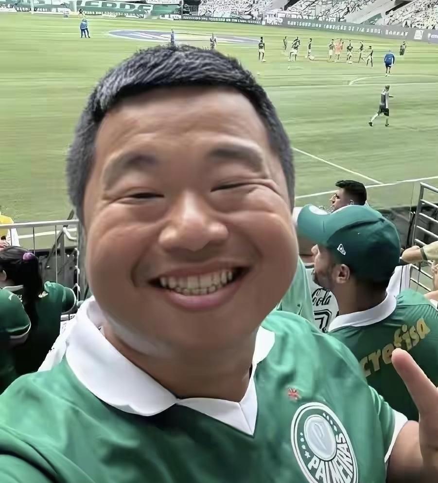 一觉醒来，

看到蓝战非的账号终于是解封了，

现在最想看到的就是，封号之前他说