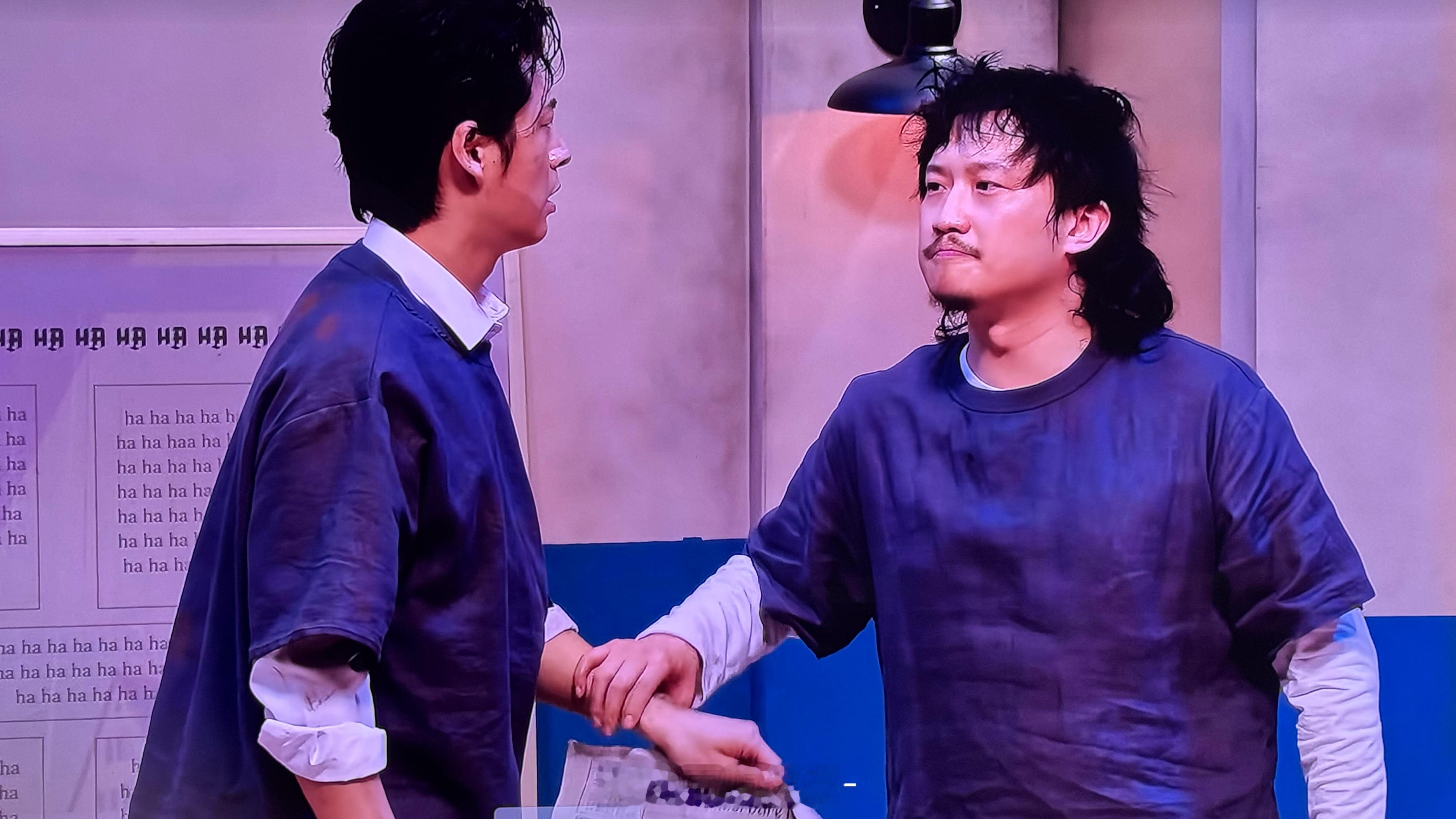 吃饭的时候来一集疯人院 饭都香了不少 ​​​