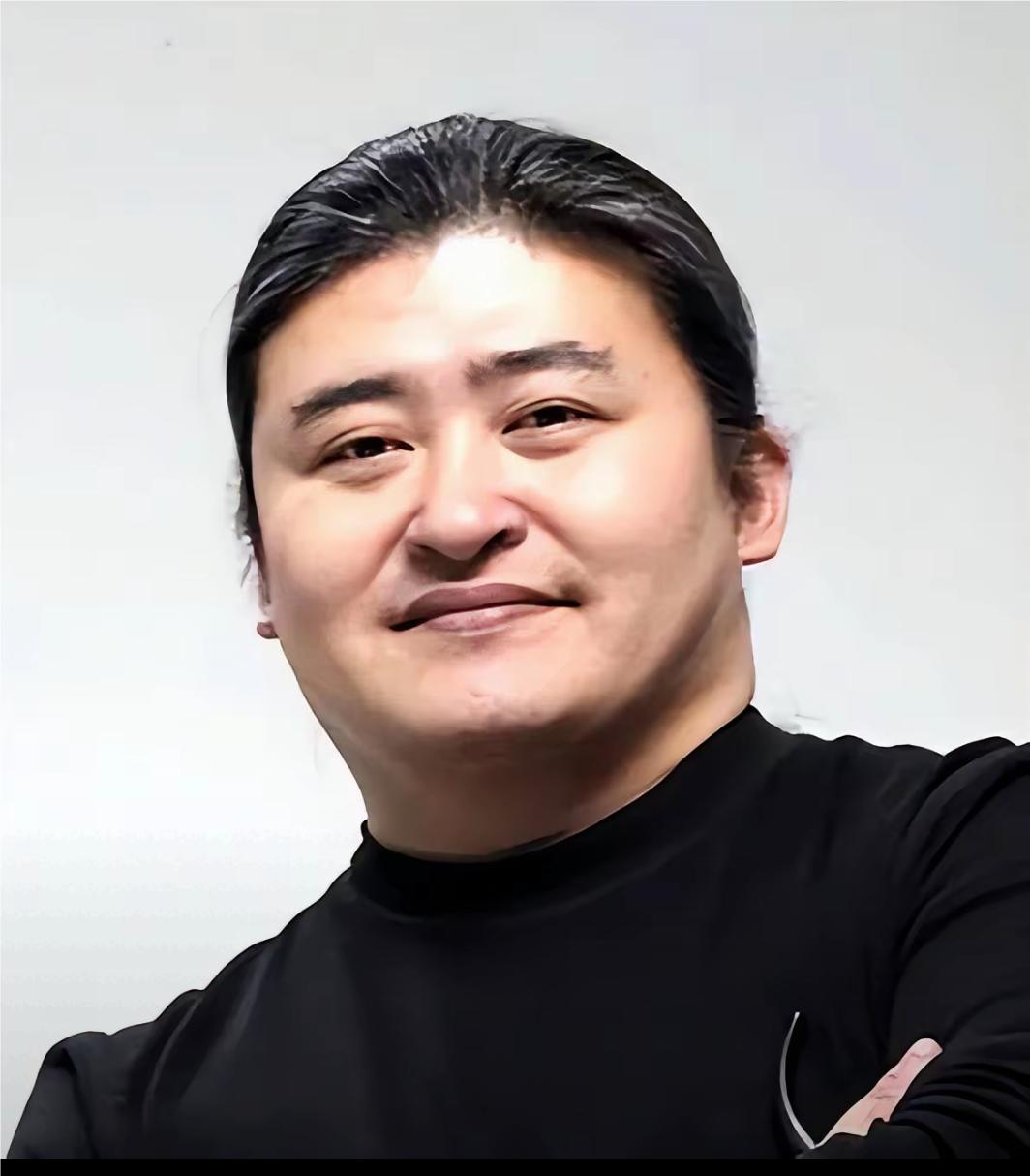 刘欢离世前曾隐瞒病情，其实他的腿早在2004年便因外伤而出现异样，后来由于工作忙