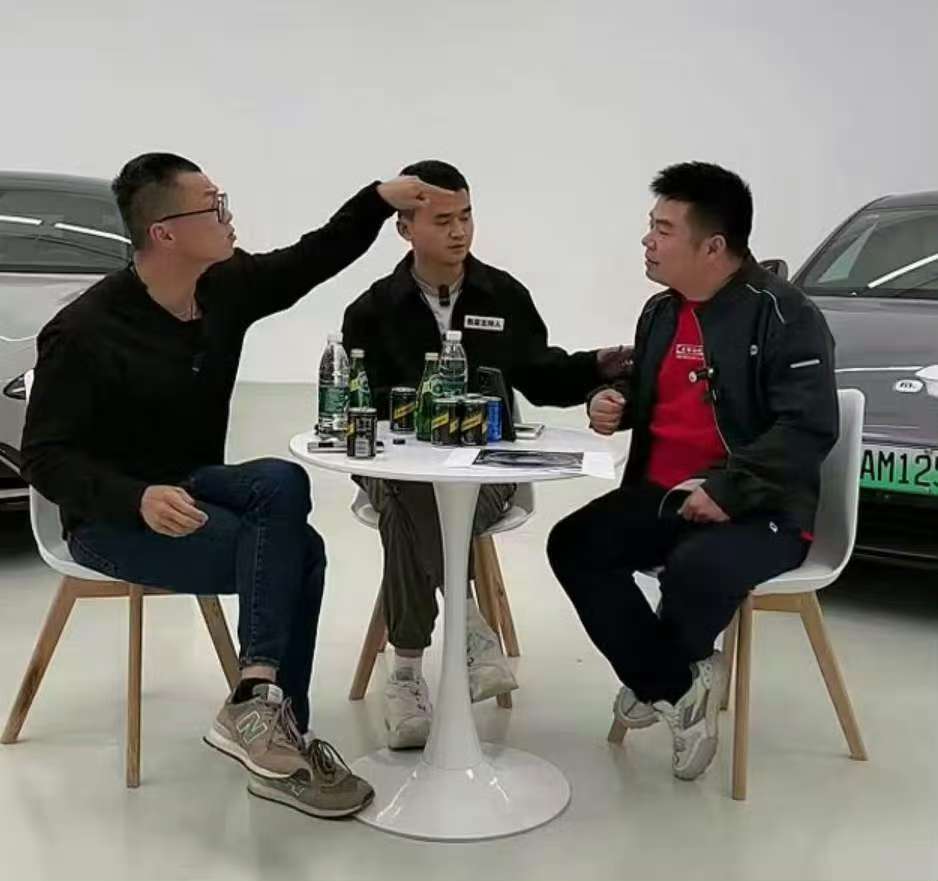 别问，问就是又来给震哥送人头了[doge] ​​​