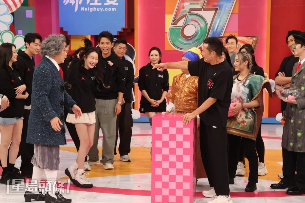 杨怡嗓子哑了婚姻差点出事！罗子溢以为有男人睡旁边 	 TVB台庆剧《黑...