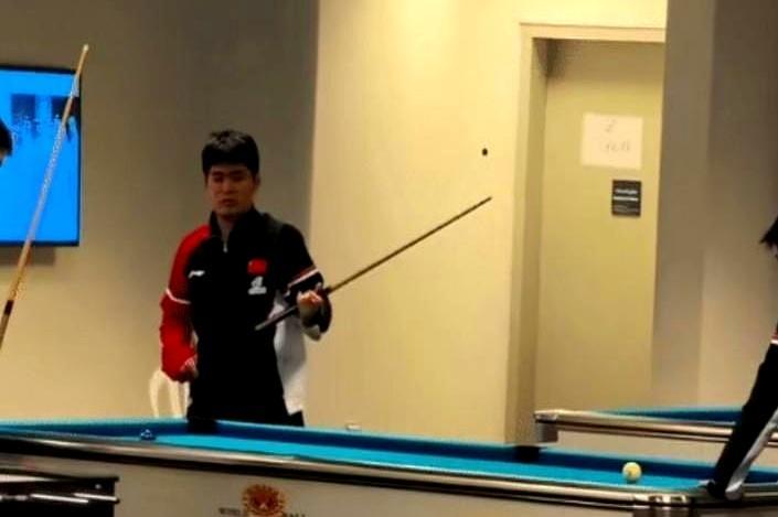 主力不在，王皓干脆把行李搬到中东。
 
三站连轴转，他连回家喘口气的空档都省了。