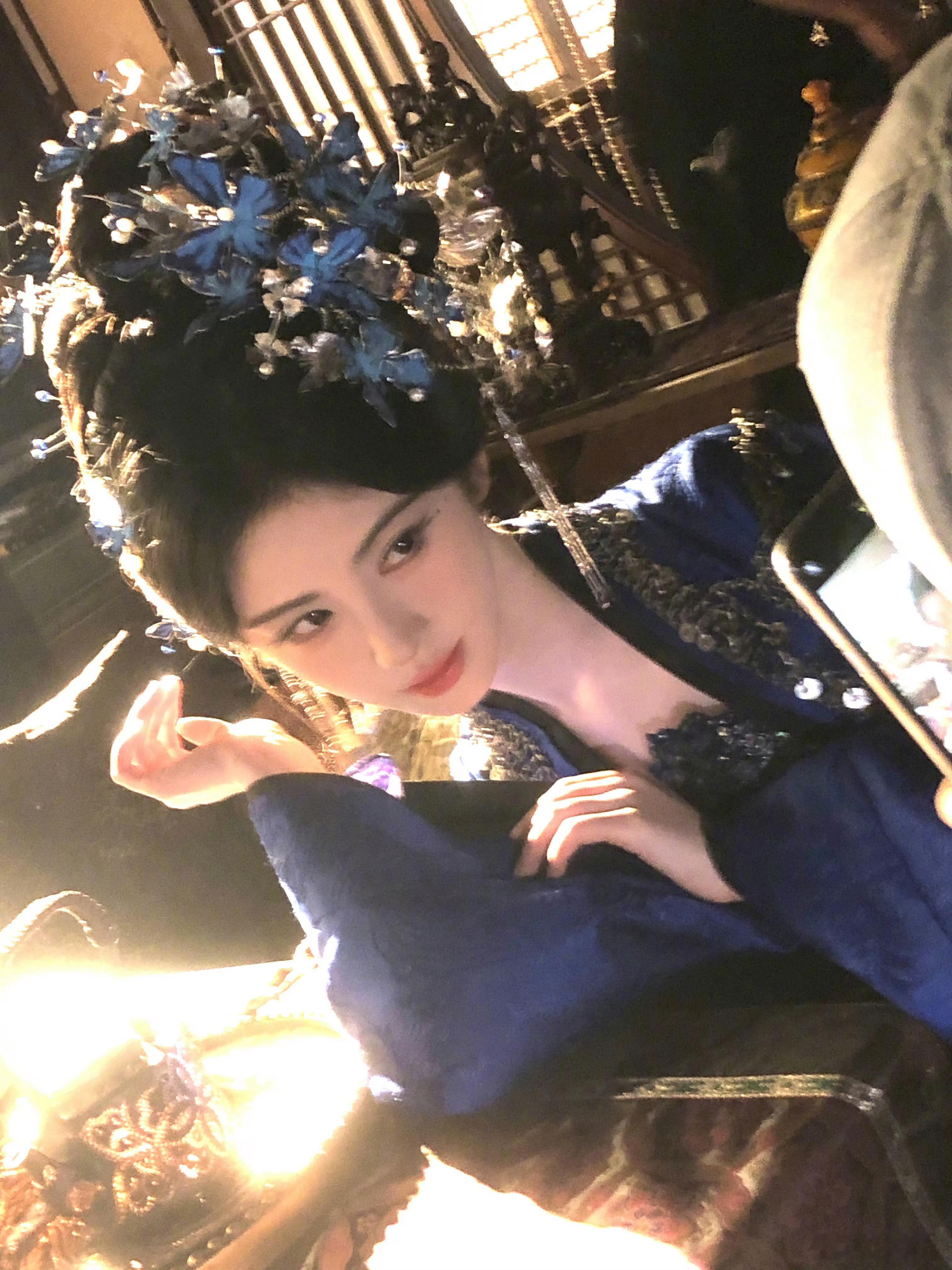 jjy 鞠婧祎露芜衣 jjy鞠婧祎姜黎非jjy鞠婧祎“耳机里单曲循环是她的歌 心
