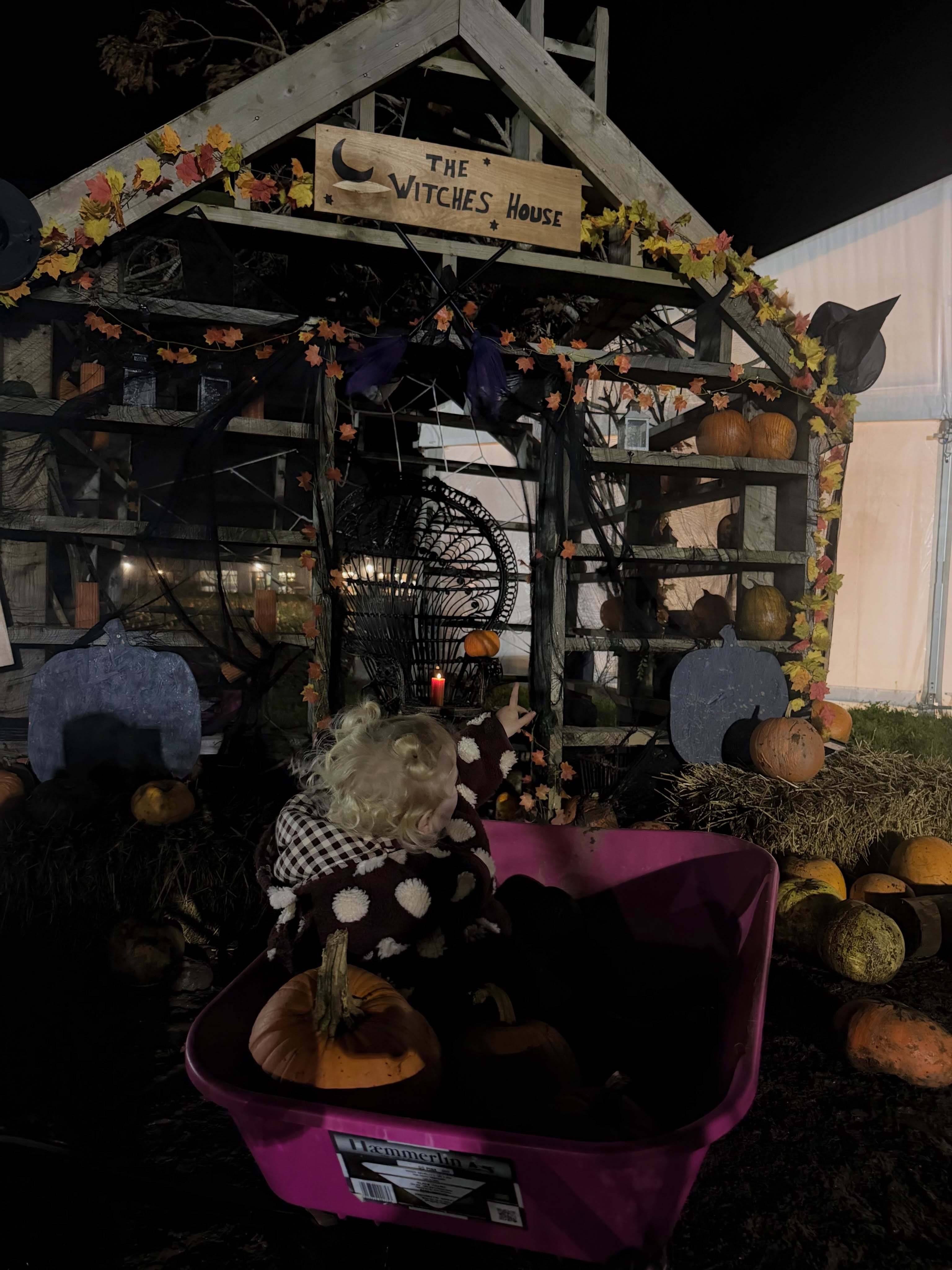 巴恩斯一家的10月日常☕️🧖🏼♀️🎃❣️🍂英格兰队英格兰球迷俱乐部