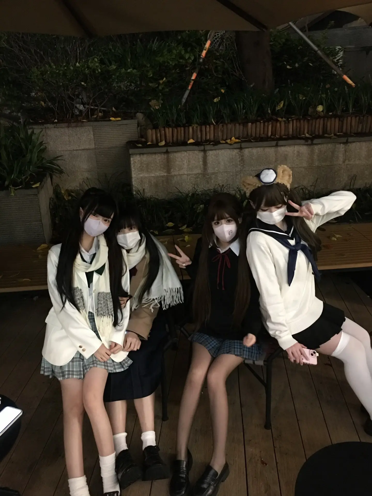 被女人扇的时候是香味先过来 然后才是巴掌。香气进入鼻腔的那一刻，脸上的...