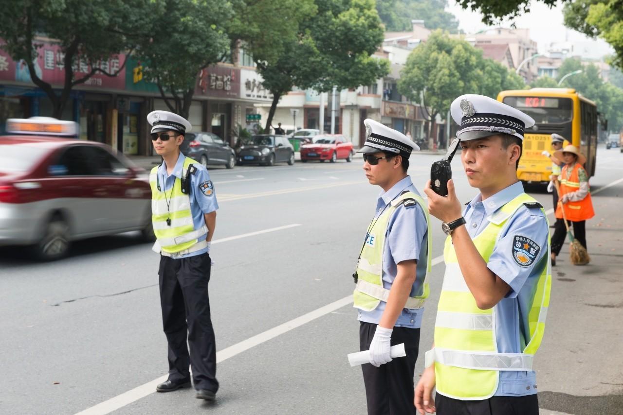 辅警不仅仅只是辅助，与民警一样，同样是社会治安的守护神！

目前，我国公安民警1