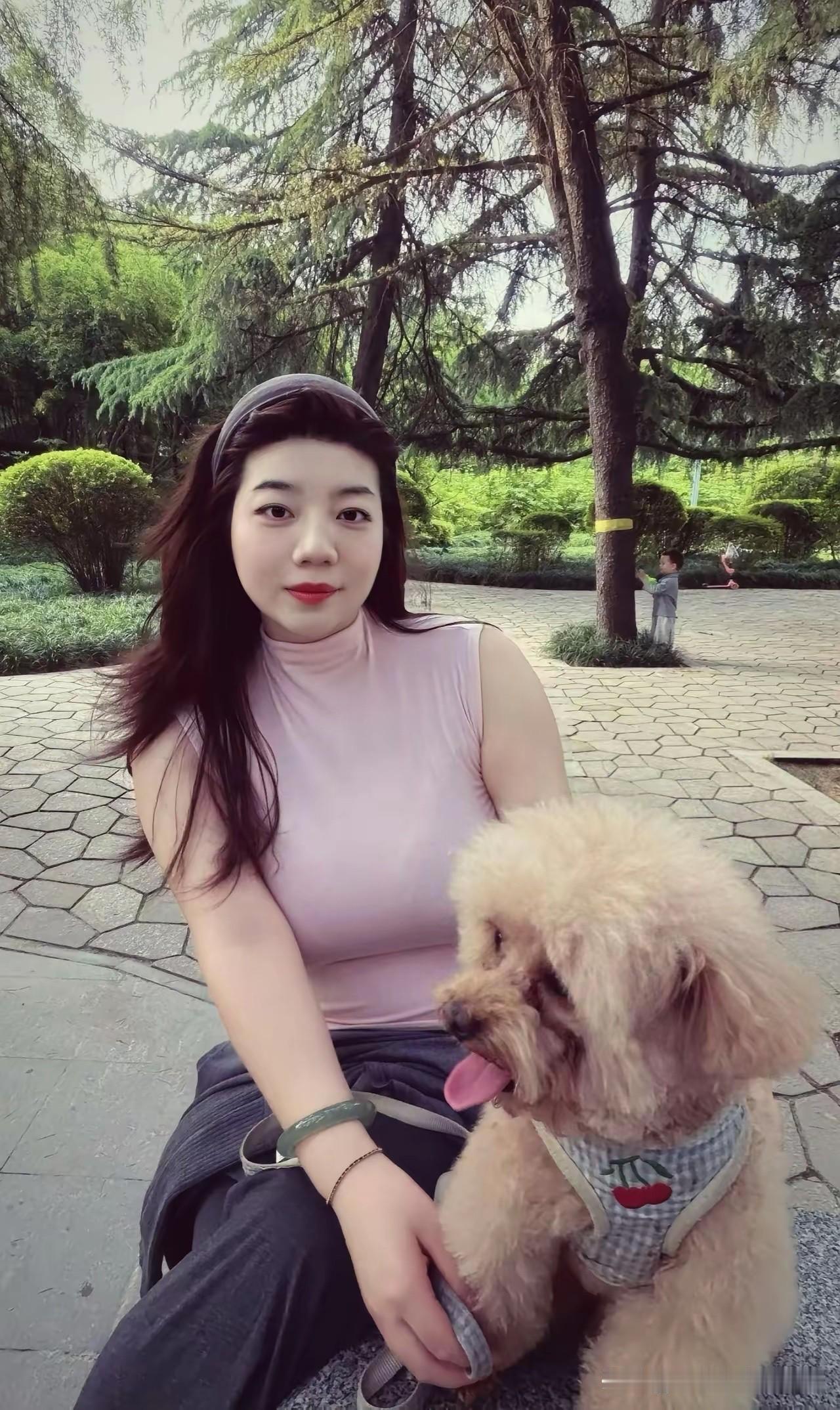 女人们
千万不要被洗脑了
女人年轻就得去拼
有压力才有动力
真的是这样吗
压力越