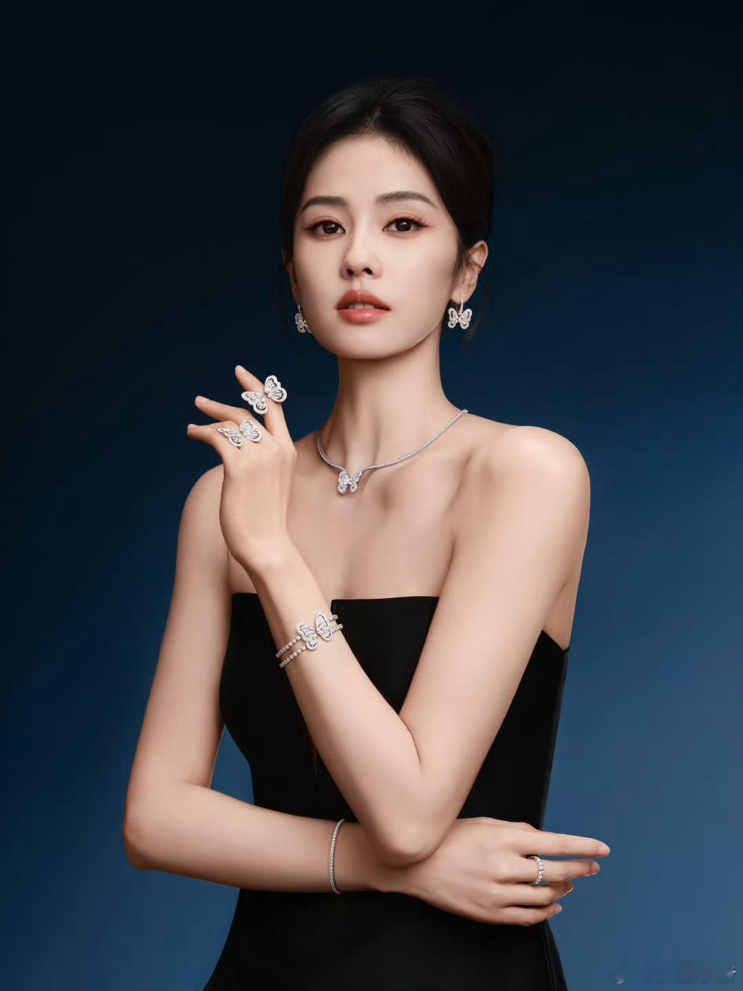 白鹿戴比尔斯品牌大使官宣啦🥳 戴比尔斯品牌大使白鹿 ​​​