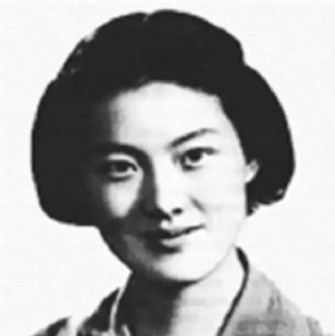 乔冠华临终前，躺在床上对女儿说了一句话：“我这一辈子，同龚澎的婚姻，是最幸福美满