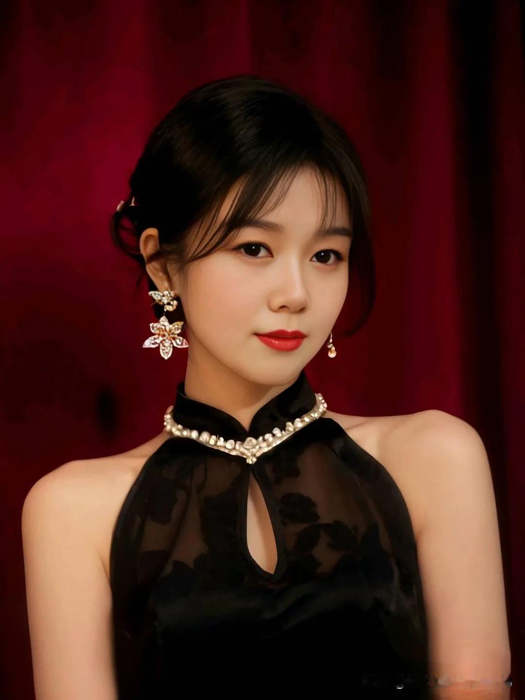 在情感的漩涡中，出轨成了无法回避的话题，它不仅是背叛的代名词，更是信任的破碎。在