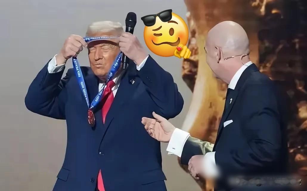 国际足联主席尴尬了！
 
世界杯再过两天就开幕了，结果出了个天大的笑话——伊朗队