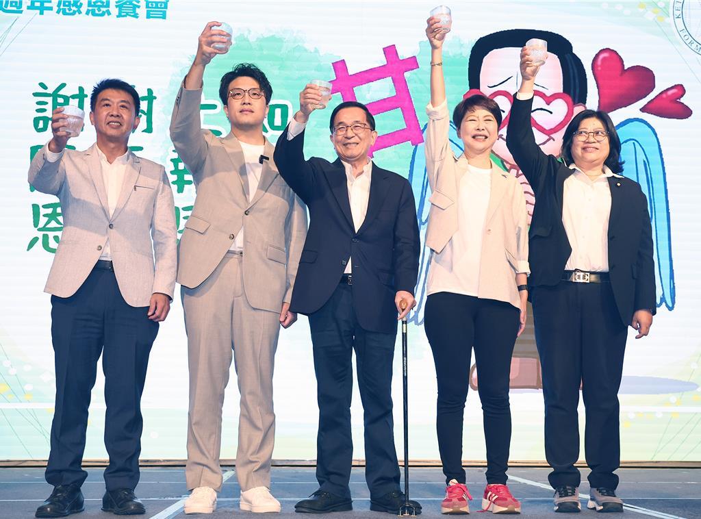 陈水扁公开为台南市长参选人陈亭妃、台北市长参选人沈伯洋站台背书，以自身影响力为二