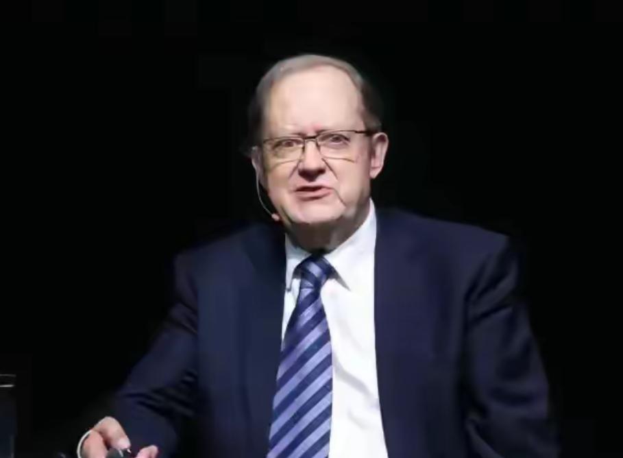 英国著名学者罗思义就未来中美关系以及核战争发出预言。
 
他说，中国有些人认为，