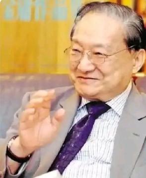 金庸当年看中西湖边的风水，开口向杭州要块地建别墅，承诺百年后连房带书全部奉上，杭