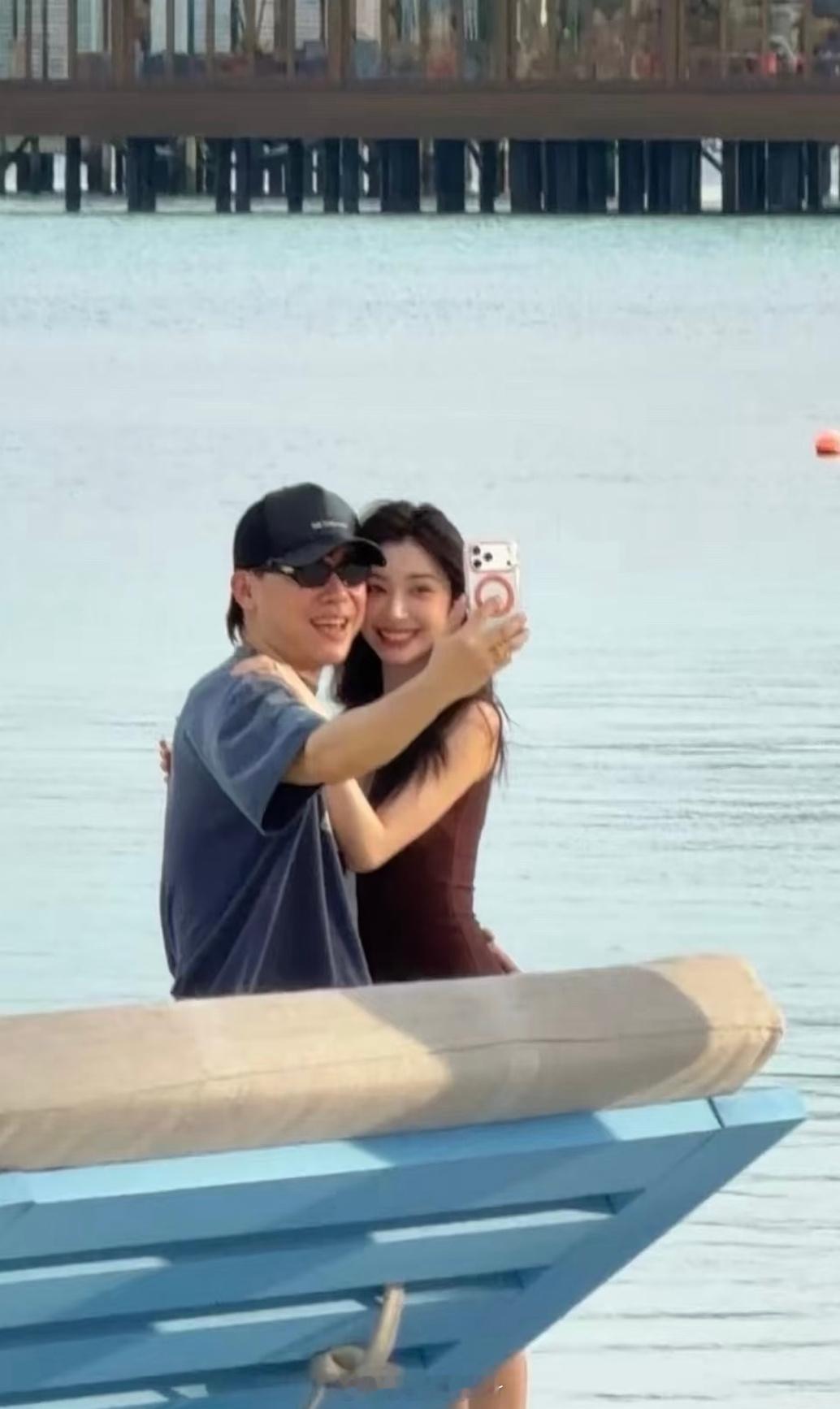 这么突然？和我当年听到他和爽子官宣是一个表情。。。。 