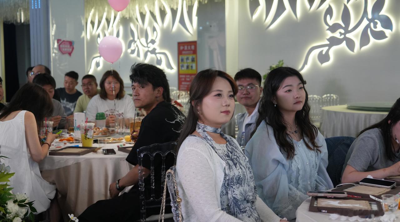 青春共雅集”青年联谊交友主题活动，来自铁路各单位及市政各单位的65名单身青年参加