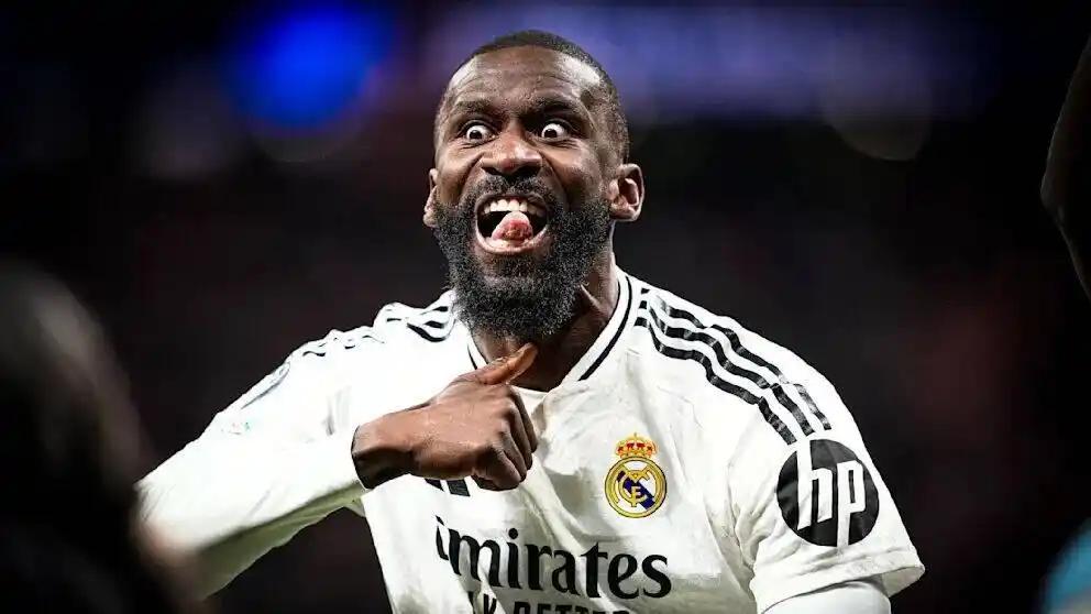 《世界体育报》称马竞炮轰皇马靠判罚获得引起巨大的反响。不但在西班牙国内，在国际上