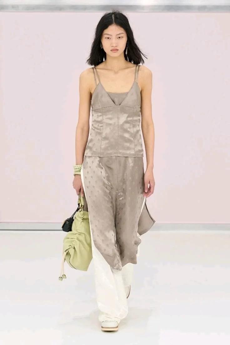 Fendi 2025春夏秀场2024时髦精 2025时装秀