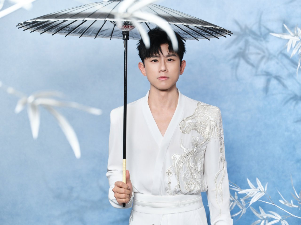 张杰春晚独唱张杰2026总台春晚的这曲独唱太顶了！零点后的狂欢，被张杰稳稳拿捏！