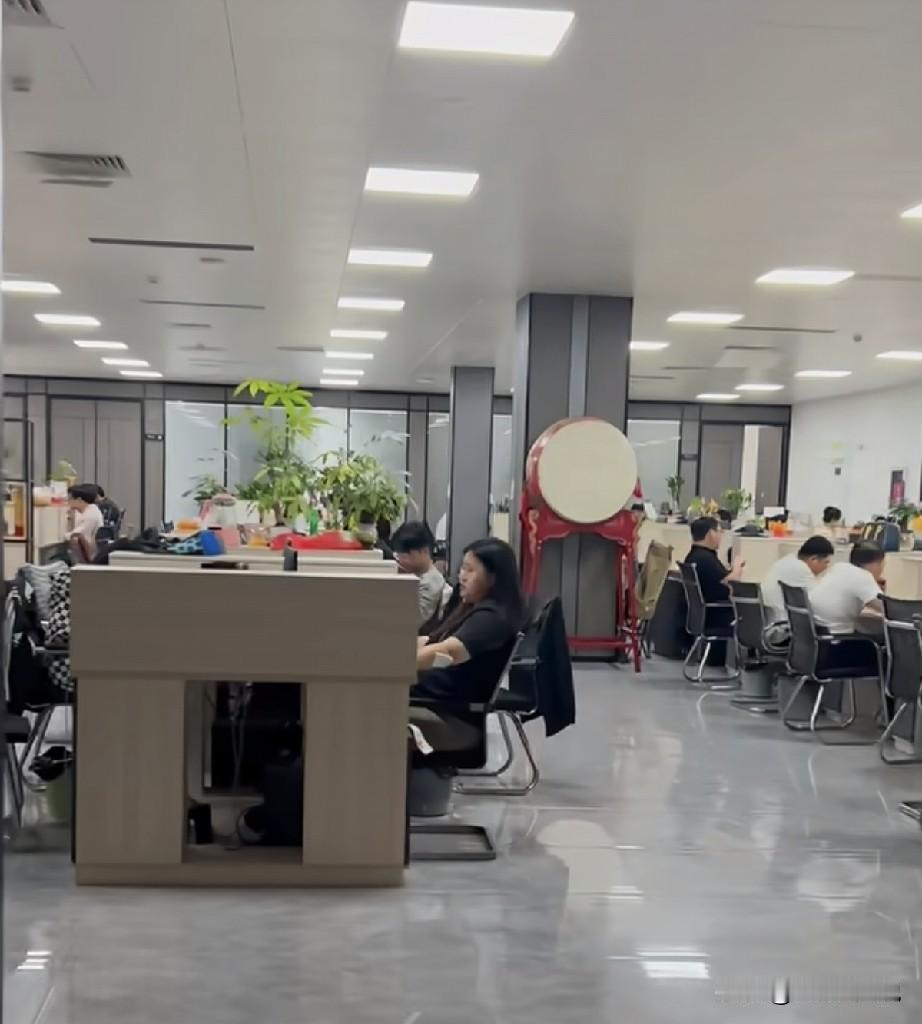 作为一个hr，和很多不同性格，风格的面试官协作面试过，发现他们大多都有着相同的观