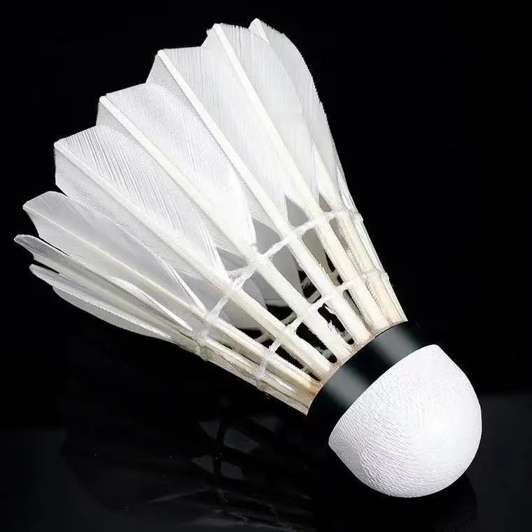 请珍惜你身边现在还在坚持打羽毛球的朋友，他们可能是不显山不露水的隐形富豪。

这