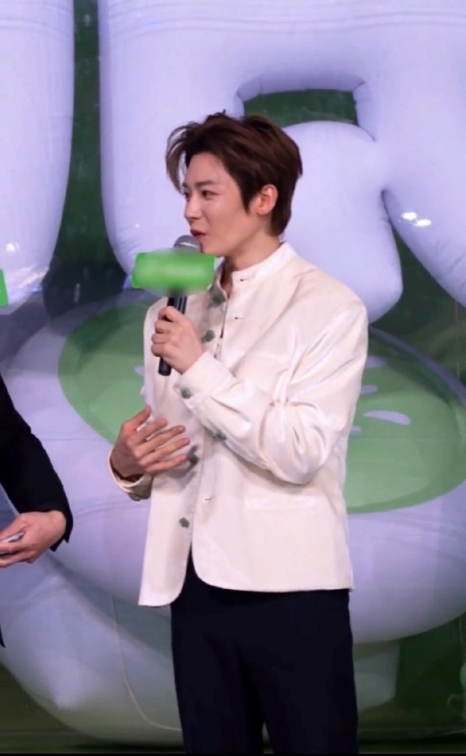 侯明昊土味情话还没说已经红温了 侯明昊转大转盘仿佛被土味情话“盯上”，三次都中招