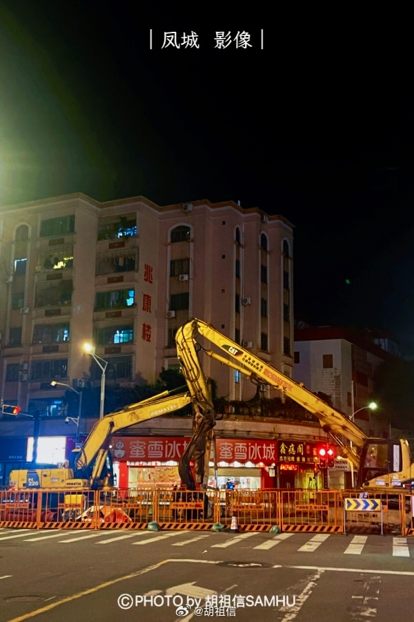 顺德手机摄影 满城尽是挖挖机！农历新年过后，每天在大良大街小巷不停地挖呀挖！ 佛