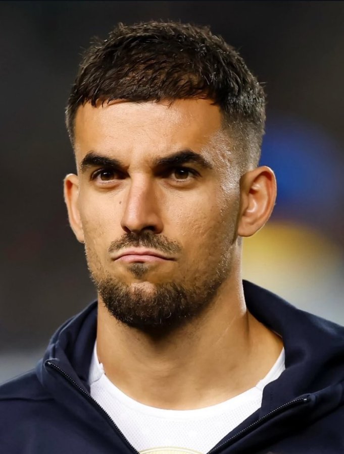 塞瓦略斯因胃病没有参加训练。皇马