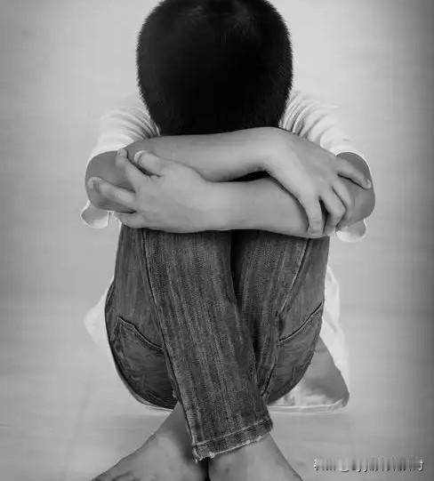 父母犯的错，却要让自己的孩子在原配媳妇的面前赎罪，在这段不见光的关系里，到底谁才