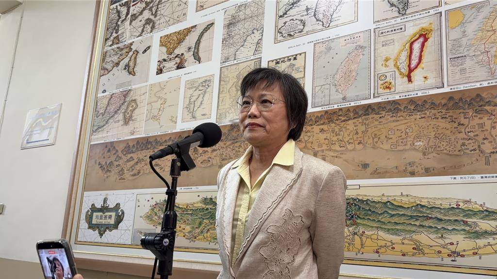 嘴上高喊“抗中保台”，背地里却纵容亲属来大陆捞金，几十亿的生意做着，台湾同胞的税