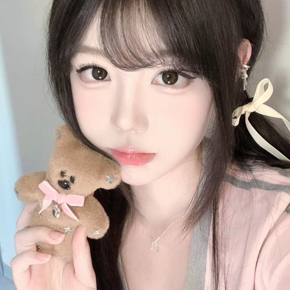 𝙒𝙚𝘾𝙝𝙖𝙩｜氛围感头像｜女生头像｜图源网络侵删 