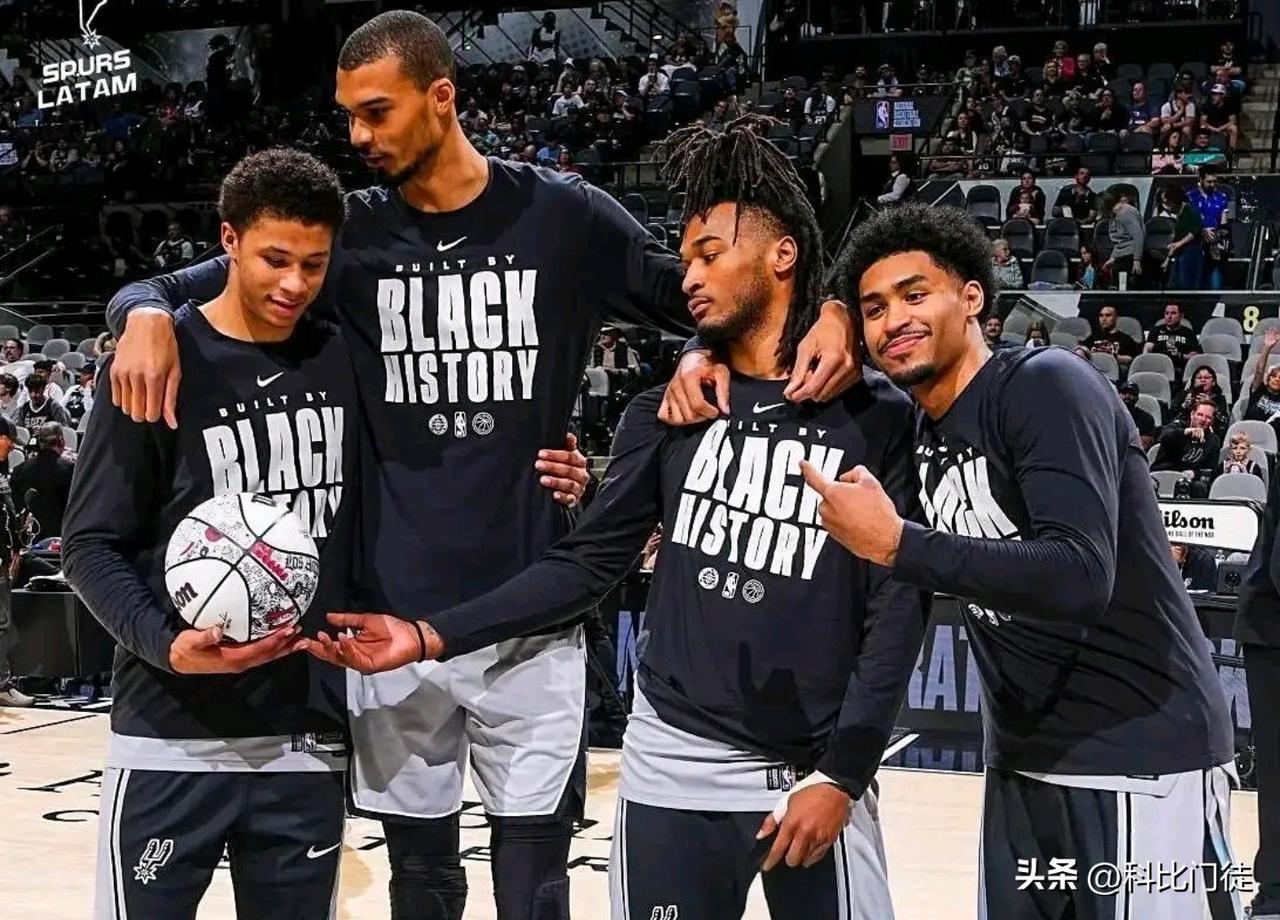 卡跟马刺的事就是队医认为卡伤好了，但卡自己感觉还是不舒服疼，之后马刺方面站在队医