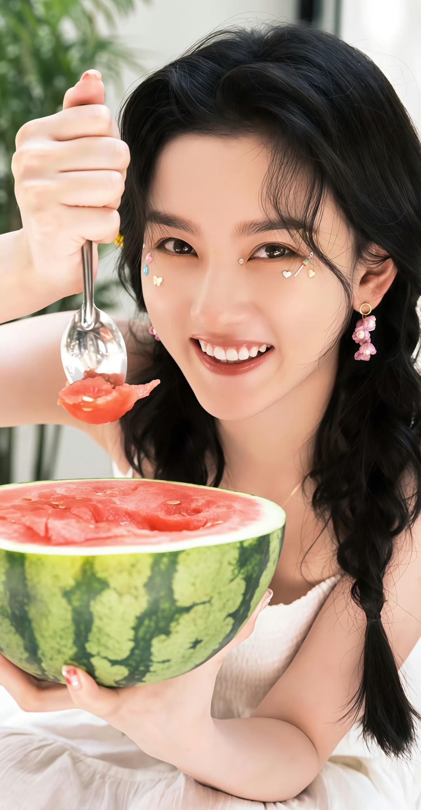 🍉《司宫令》新剧年后横店开机女主：宋祖儿男主：丁禹兮平番 班底团队来自《折腰》