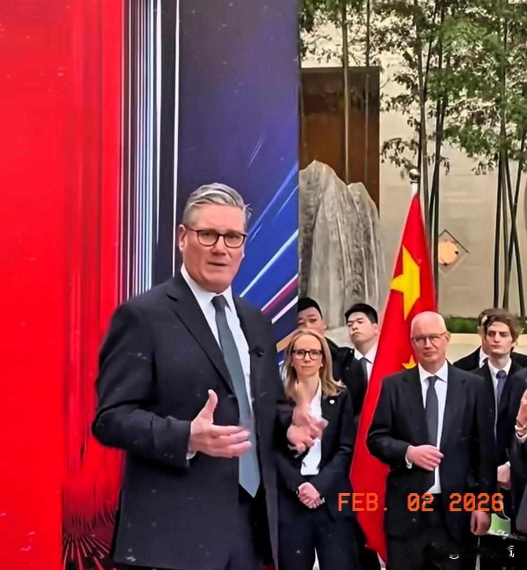 英国人最懂一个道理，当帝国的余晖照不亮前路时，就得毫不犹豫换个太阳。他们这次踏足