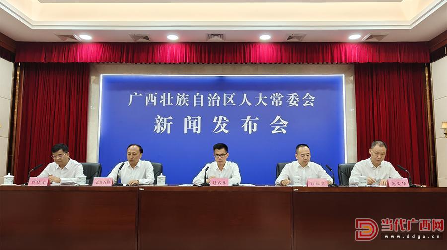 广西新规厘清家校责任！老师终于不用为假期监护背锅，家长纷纷点赞
 
近期广西正式