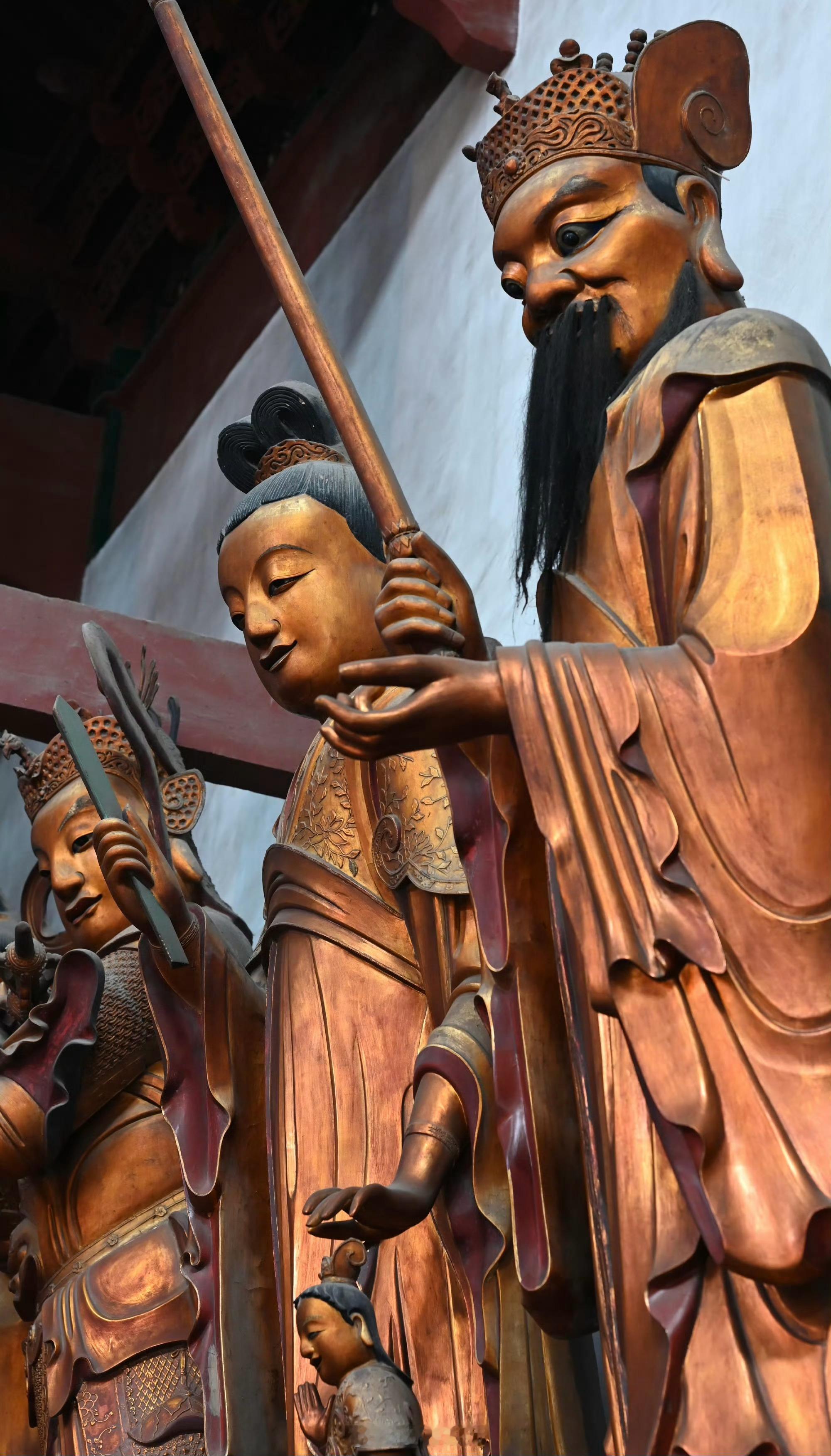 【平常語·甘露味】云卷云舒，不系于峰；花开花落，不问于春。天地万物皆在无常中自有