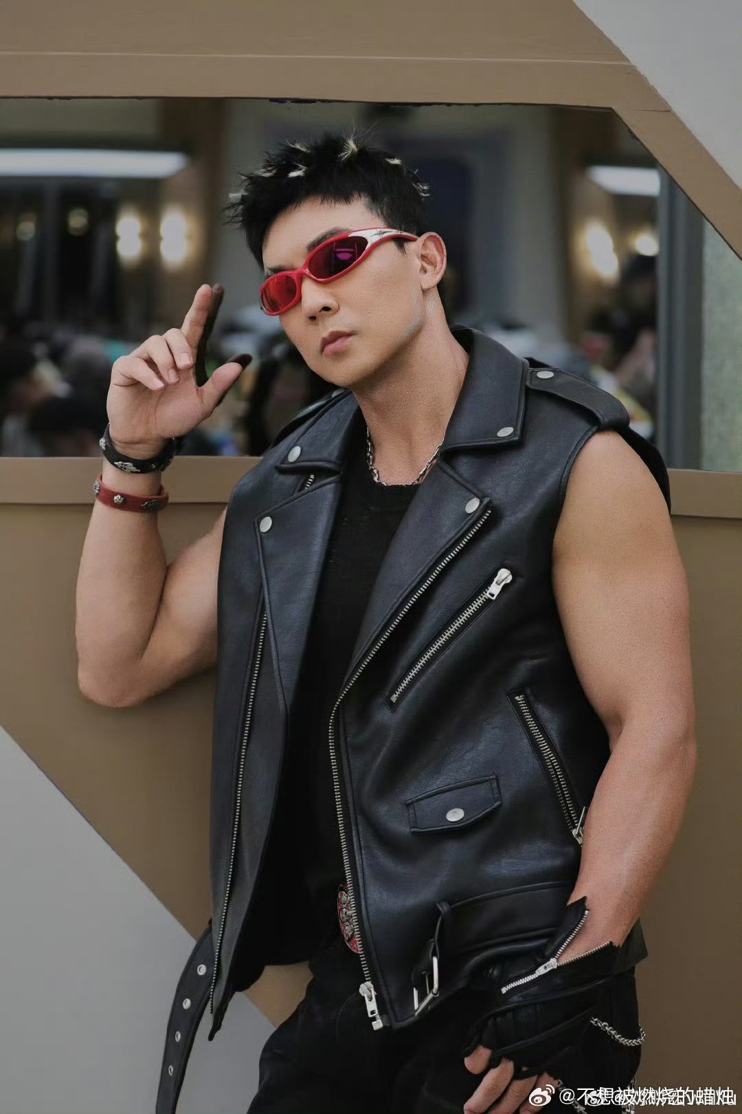 刘畊宏笑声出现人传人现象刘畊宏张睿别笑了披荆斩棘直播 披哥直播这段太欢乐！刘畊宏