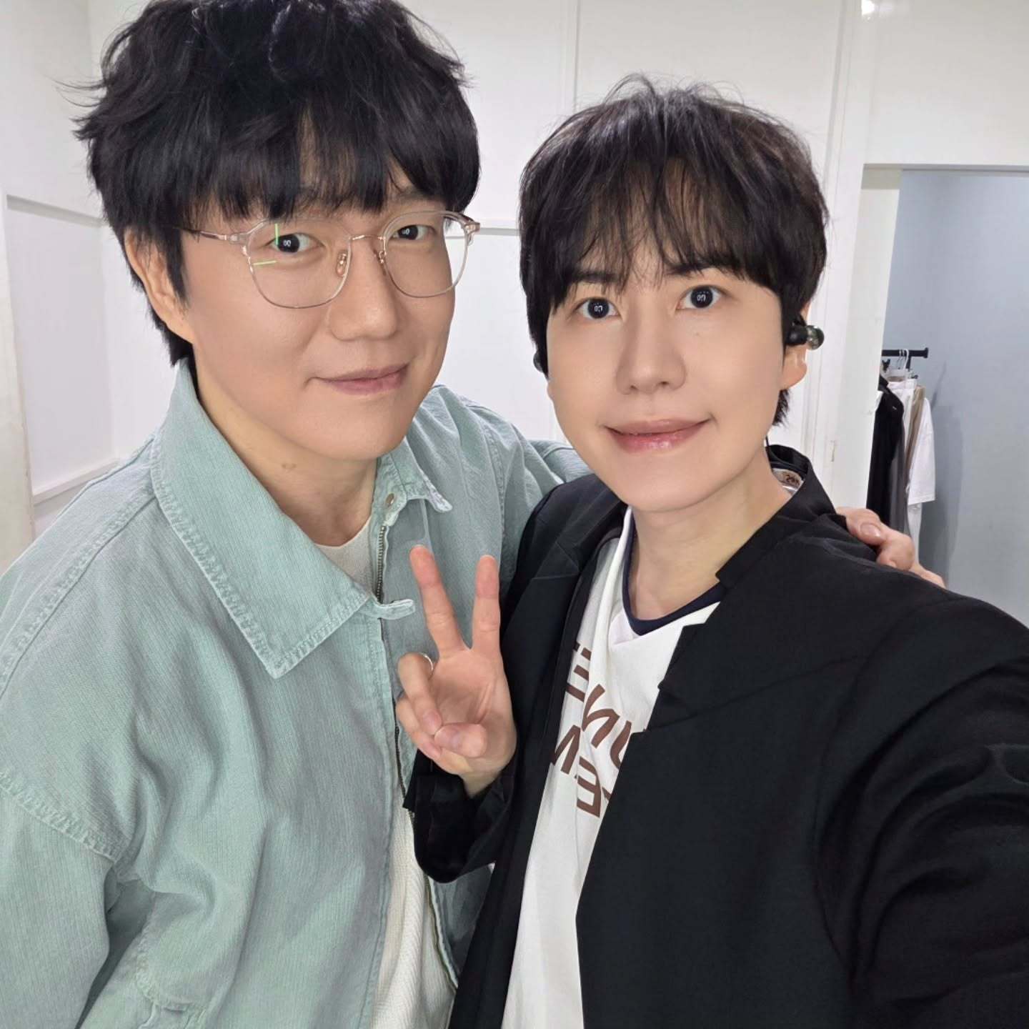 “CB百蓝_。260515曺圭贤 IG更新：今晚的《耳膜男友》^^帅气的始璄哥和
