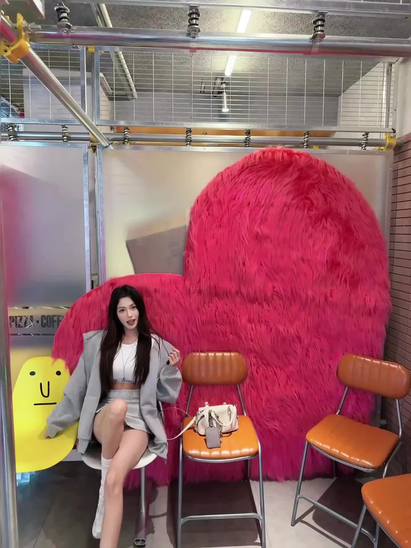 你换掉了常用的头像 于是我截图的所有美好都对不上号了