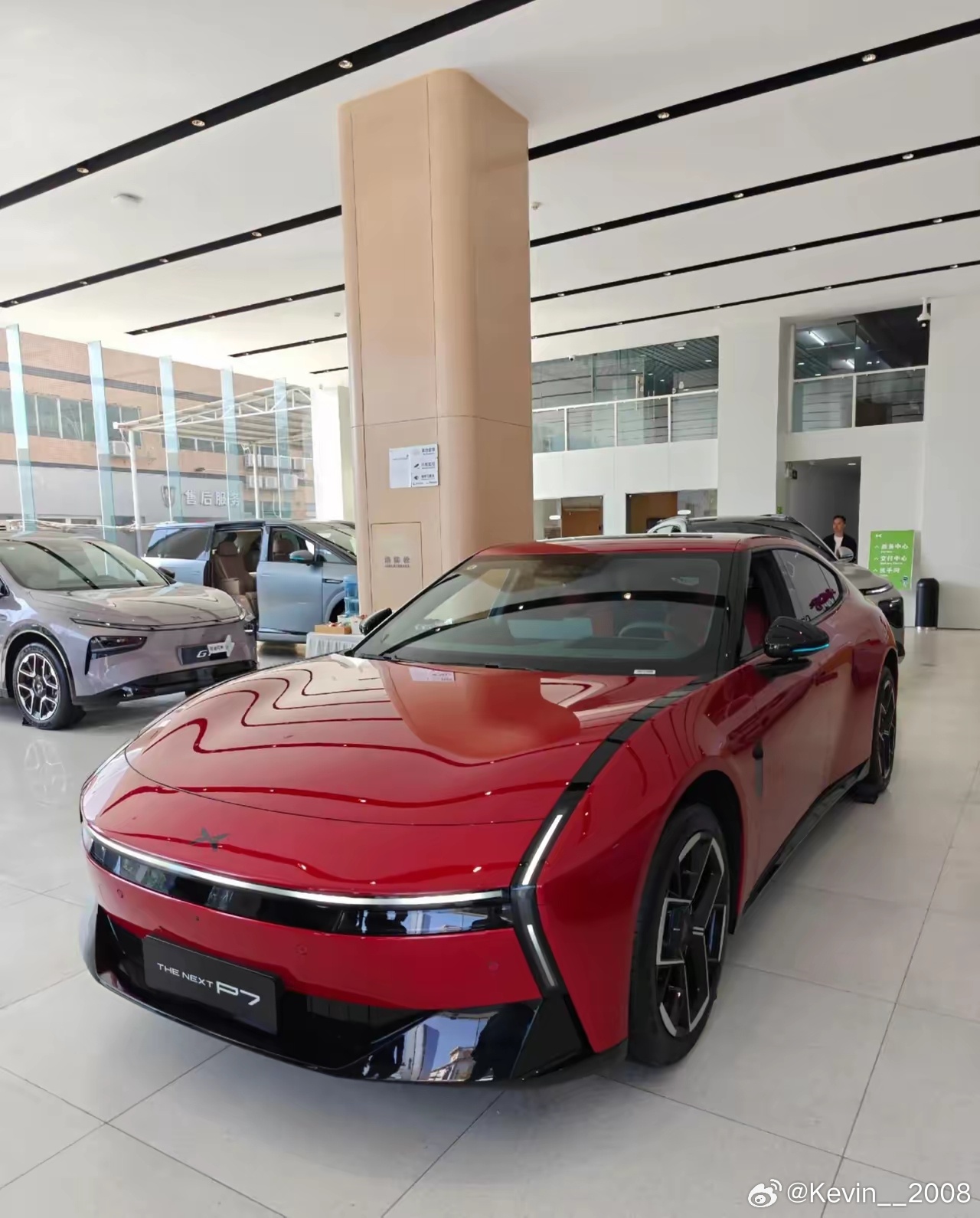 小鹏P7这么帅的车怎么就没有销量呢就论颜值方面也不比小米SU7差吧？ 