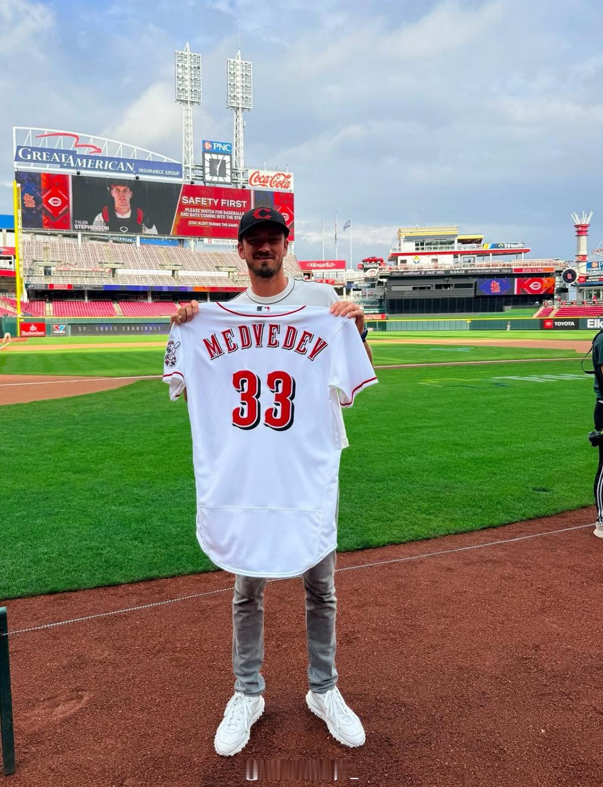 老梅似乎是圈里为数不多对MLB感兴趣的、北美以外的球员，之前看他不少私下路透，甚