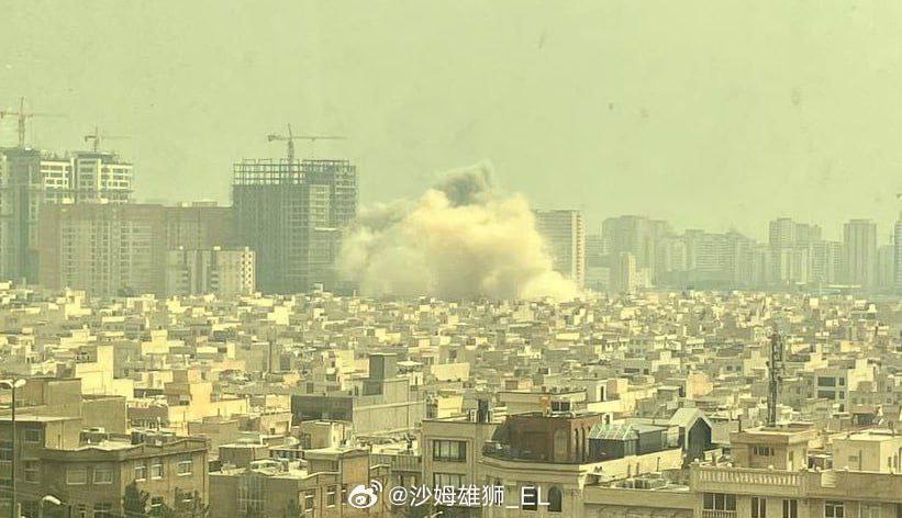 不久之前，美国/以色列空袭德黑兰 