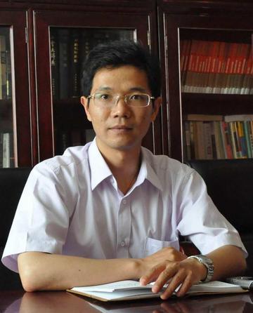 李圣律师下班遭闷棍
凶手仅判 1 年多？


李圣律师遇袭案判得让人心里堵
去年