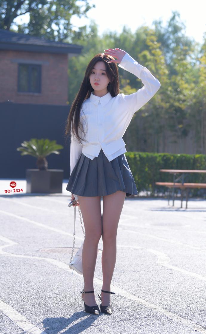 百褶裙➕丝袜，清纯感绝对到位街拍 时尚穿搭 清纯少女裙