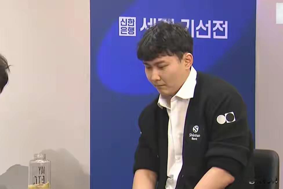 党毅飞刚夺冠就输朴廷桓？
你猜不到的关键在前50手。
朴廷桓早摸透他棋风。
开局