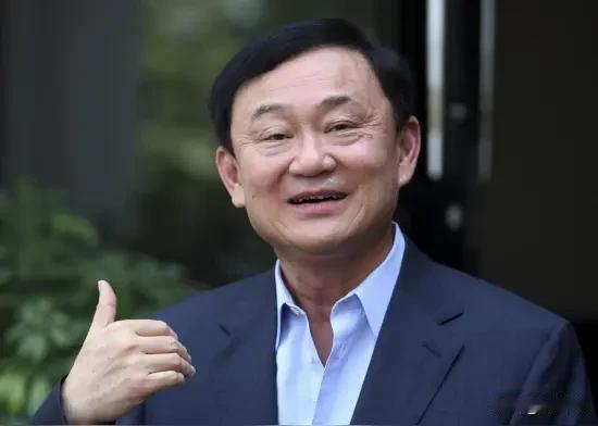 泰国前总理他信获得泰国司法部假释以后，竟然又再获泰王恩赐特赦，可以说本来还有不到