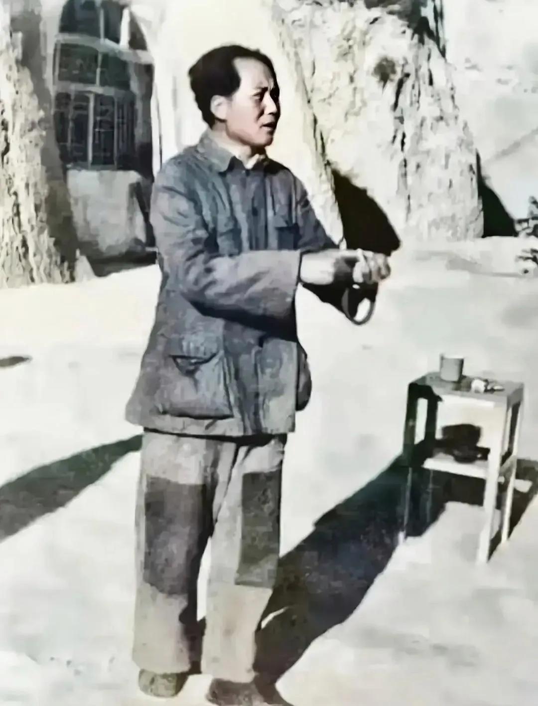 伟人，穿什么都感觉非常自然和协调。